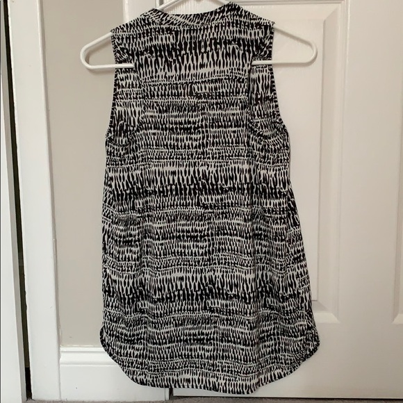 H&M Button Down Top - Picture 4 of 4